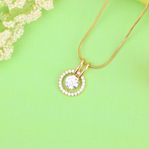 "Brilliant White Center Stone Pendant with Elegant Crystal Halo Design, XPPT1709 - Picture 2 of 13